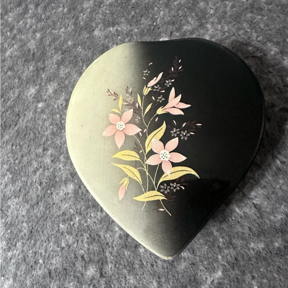 Beautiful hand made genuine alabaster jewelry box